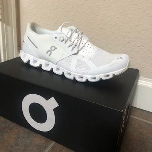 Brand New never been worn On Cloud Running Shoes